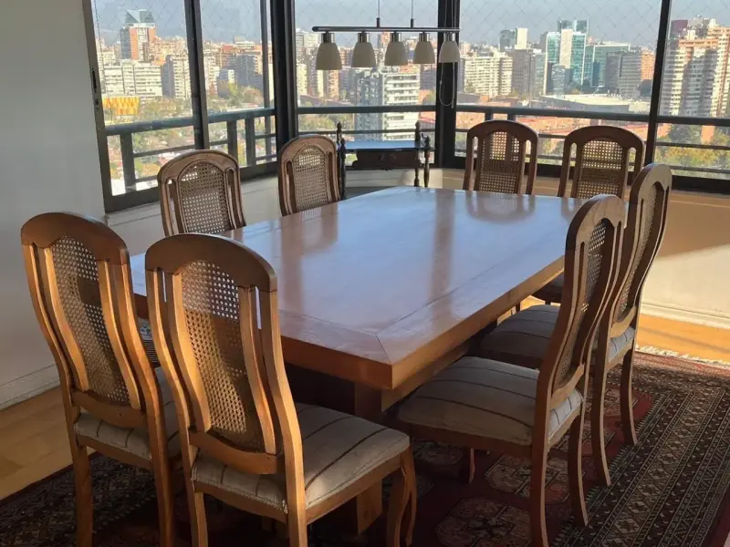 Comedor de madera maciza con 8 sillas - 1