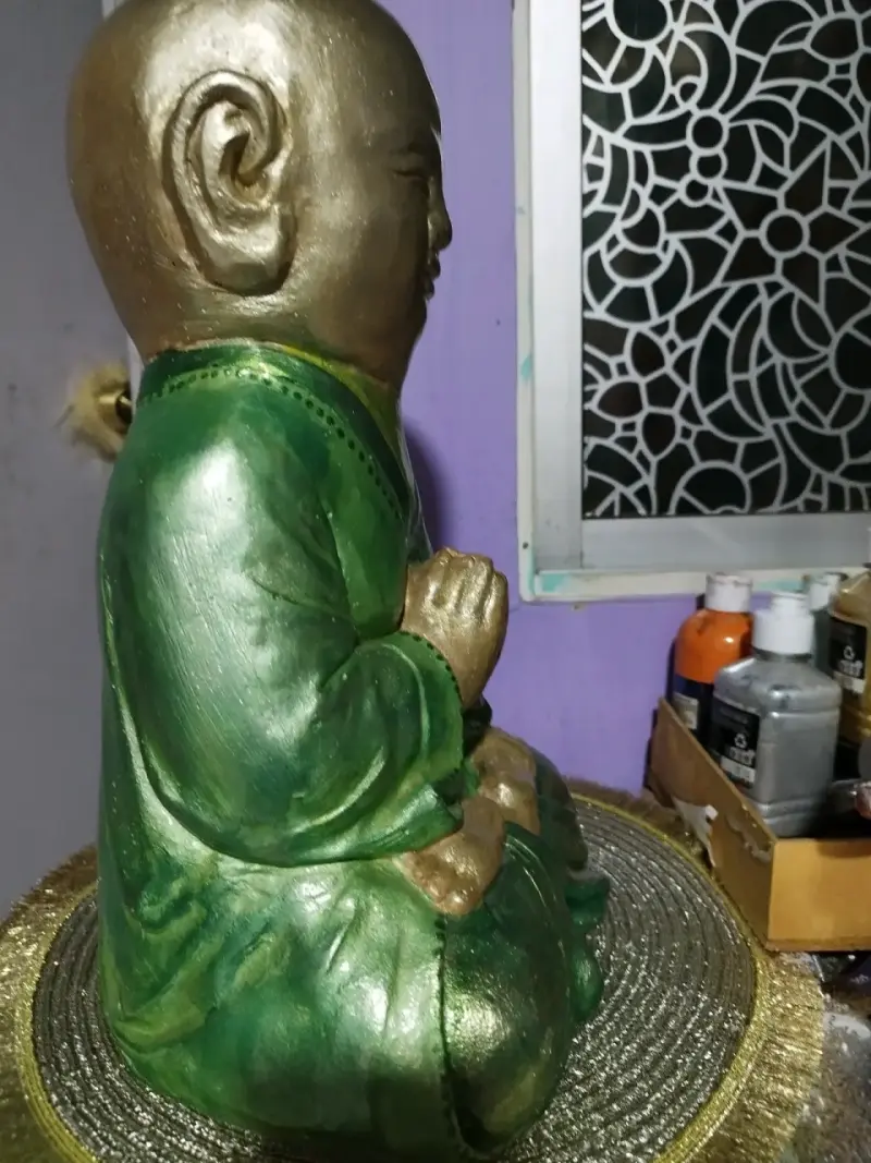 Figura decorativa de monje budista - 2