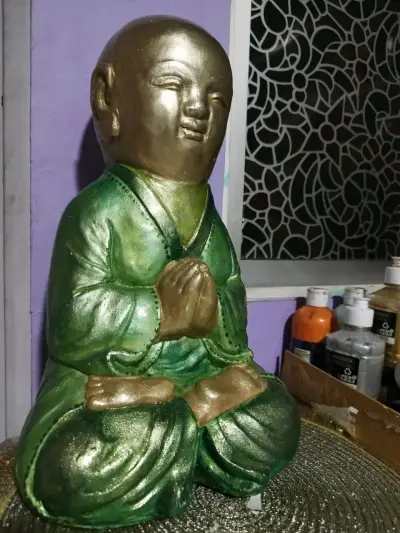 Figura decorativa de monje budista - miniatura 5