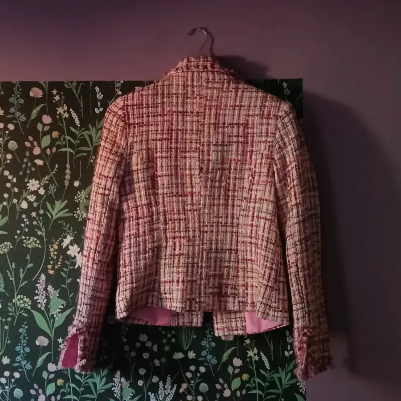 Blazer de tweed rosada marca Jennifer Taylor - 2