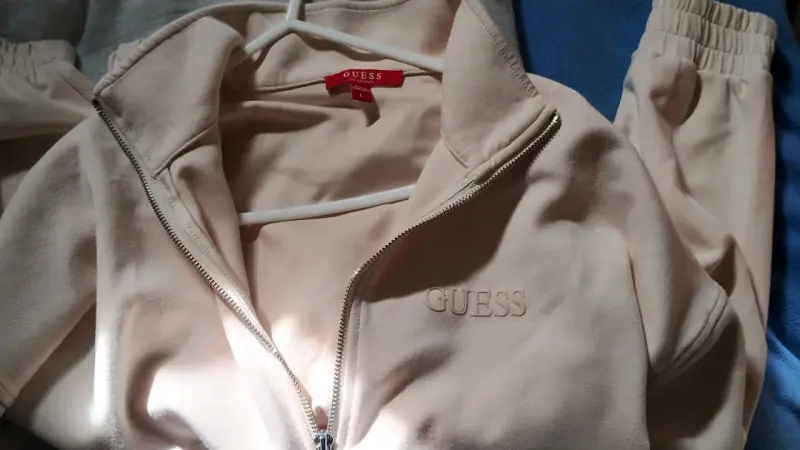 Polerón Guess rosa claro L - 3