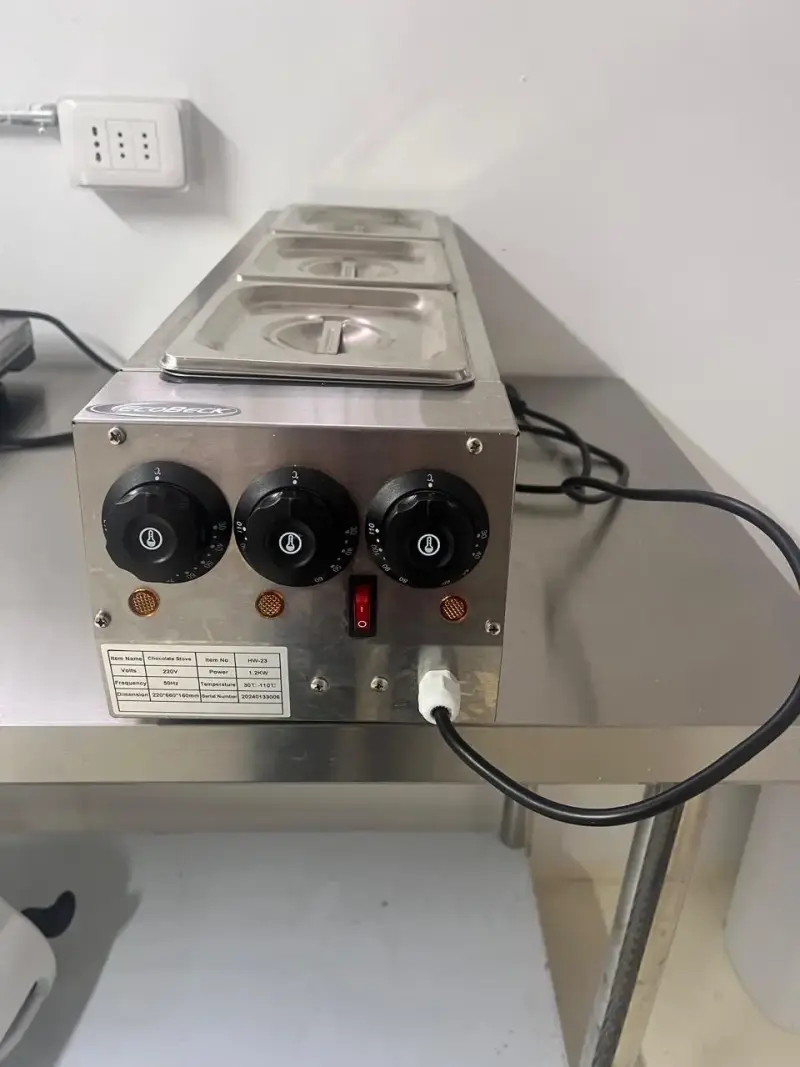 Chocolatera eléctrica de tres compartimentos - 1