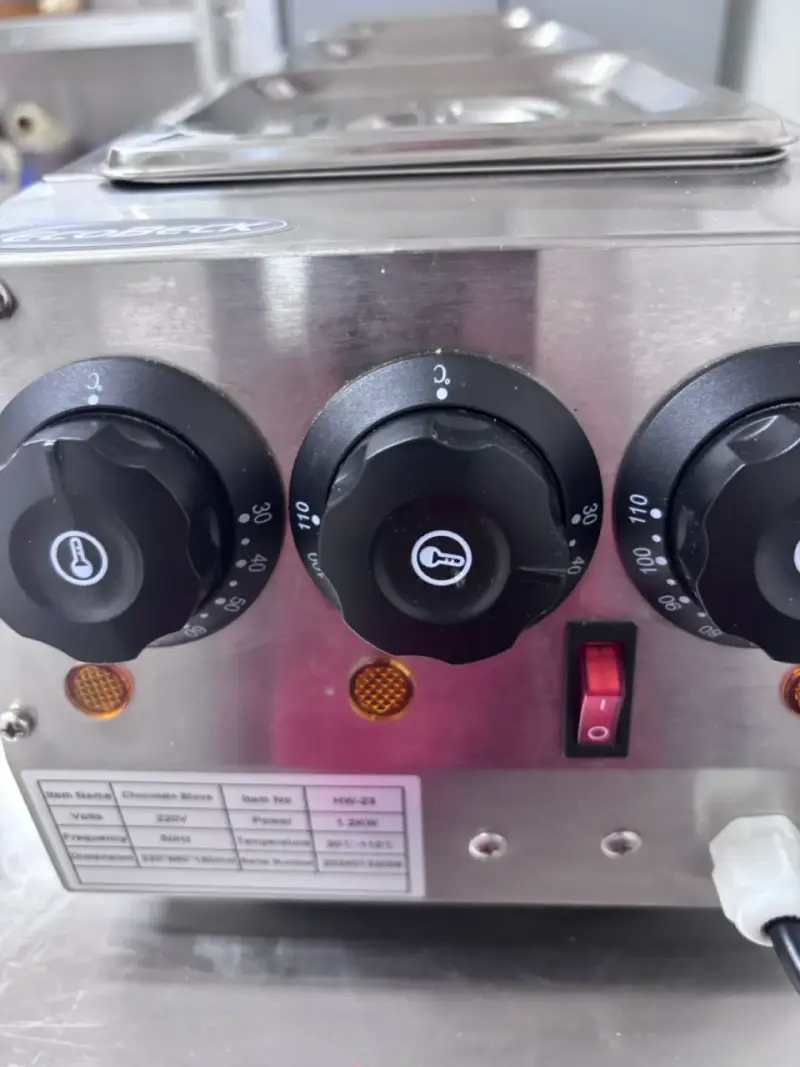 Chocolatera eléctrica de tres compartimentos - 6