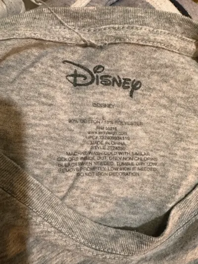 Polera gris con diseño Stitch Disney - miniatura 3