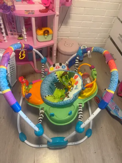 Centro de actividades infantil colorido - miniatura 1