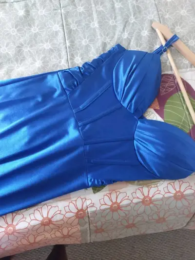 Vestido azul con abertura - miniatura 2