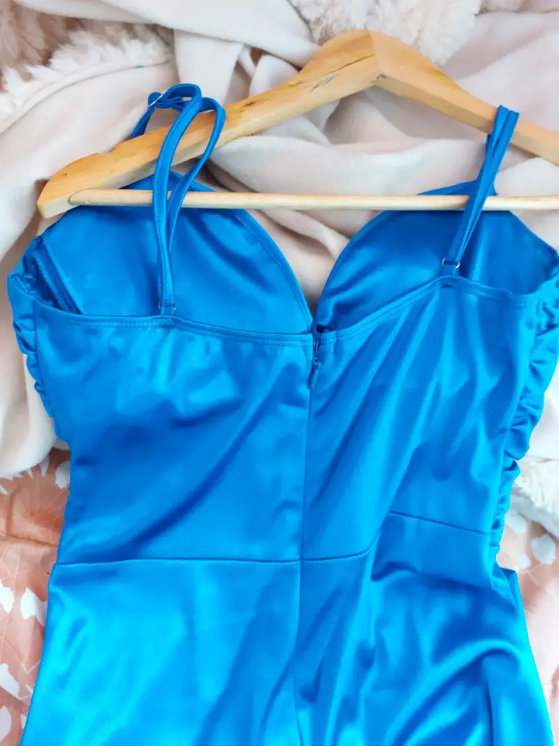Vestido azul con abertura - 4