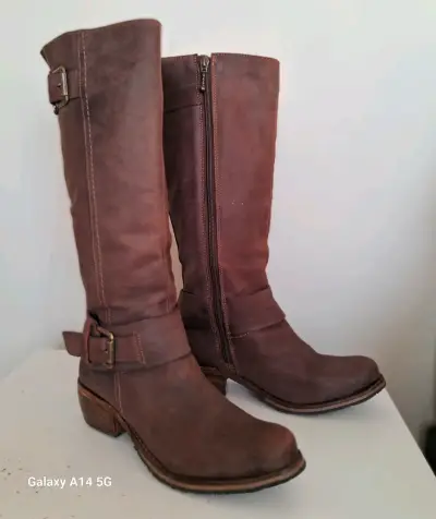 Botas altas de cuero marrón - miniatura 1