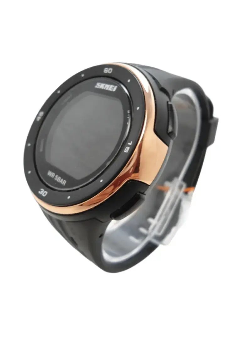 Reloj deportivo SKMEI negro y dorado - 2