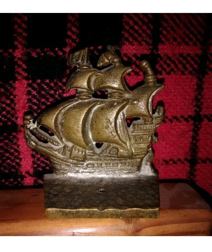 Figura vintage de barco antiguo de metal. - 1