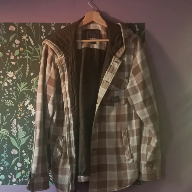 Chaqueta a cuadros marrón y beige marca Rip Curl - 1
