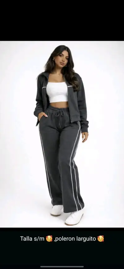 Conjunto deportivo  con capucha - miniatura 3