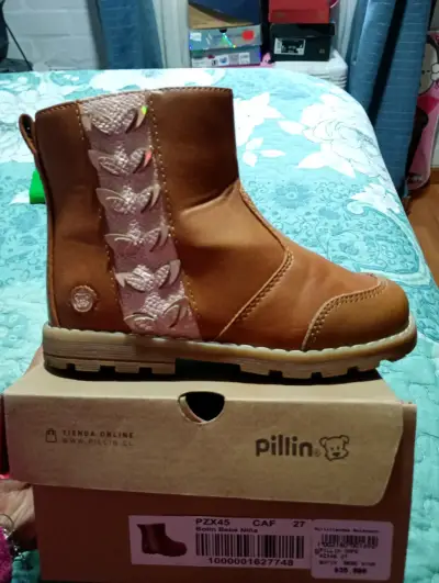 Bota camel para niña con diseño - miniatura 2