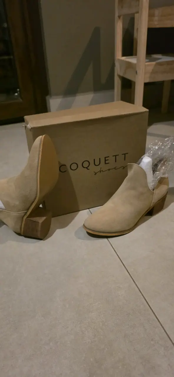 Botines marca Coquett Beige