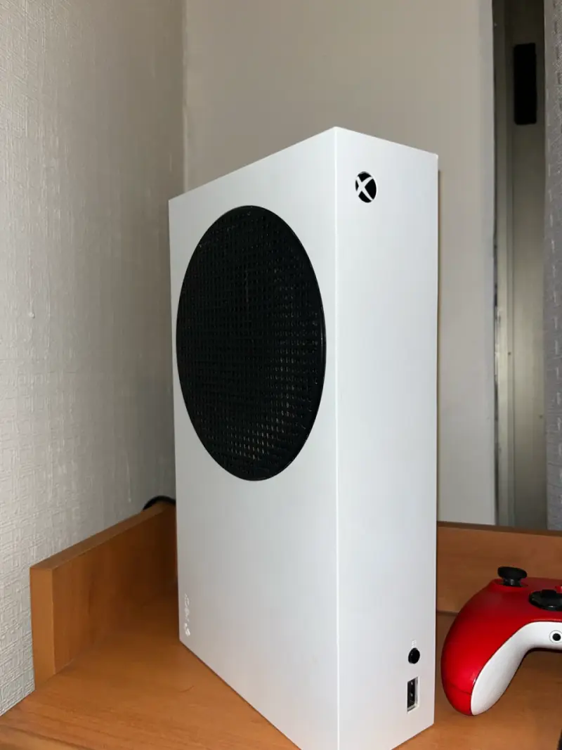 Xbox series S con 2 mandos - 1