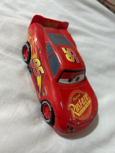 Auto de juguete Rayo McQueen - miniatura 1