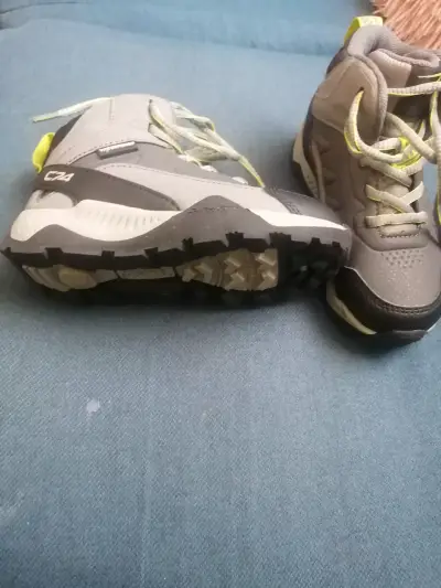 Zapatillas deportivas gris y negro - miniatura 2