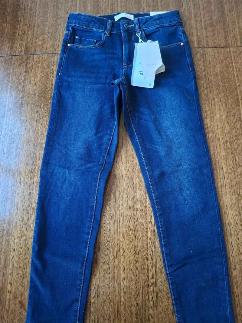 Jeans azul nuevos con etiqueta - 1