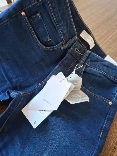 Jeans azul nuevos con etiqueta - miniatura 3