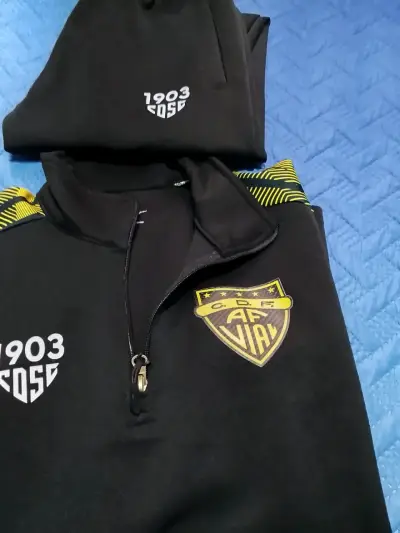 Buzo deportivo Arturo Fernández vial - miniatura 4