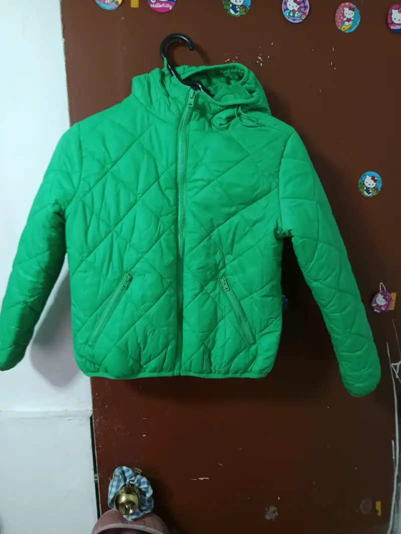 Chaqueta verde acolchada