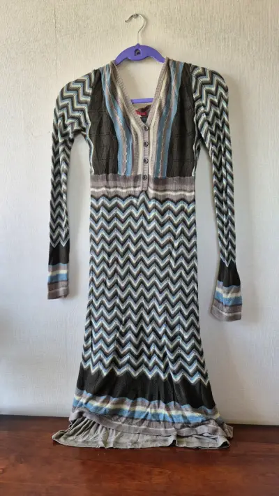 Vestido largo con estampado zigzag - miniatura 1
