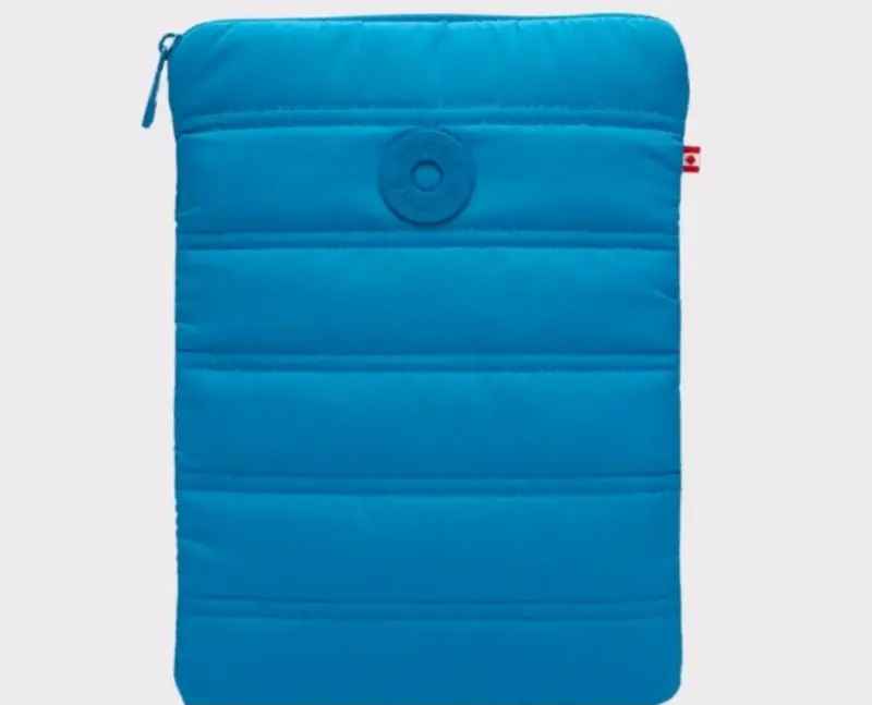 Funda azul acolchada para tablet