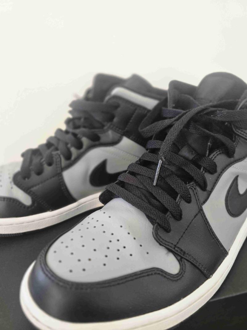 Nike Jordan 1 Mid en oscuro y rojo - 6