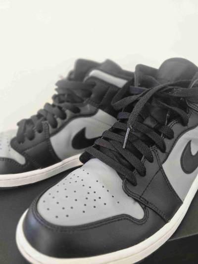 Nike Jordan 1 Mid en oscuro y rojo - miniatura 6