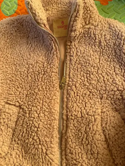 Chaqueta de peluche beige para niña - miniatura 1