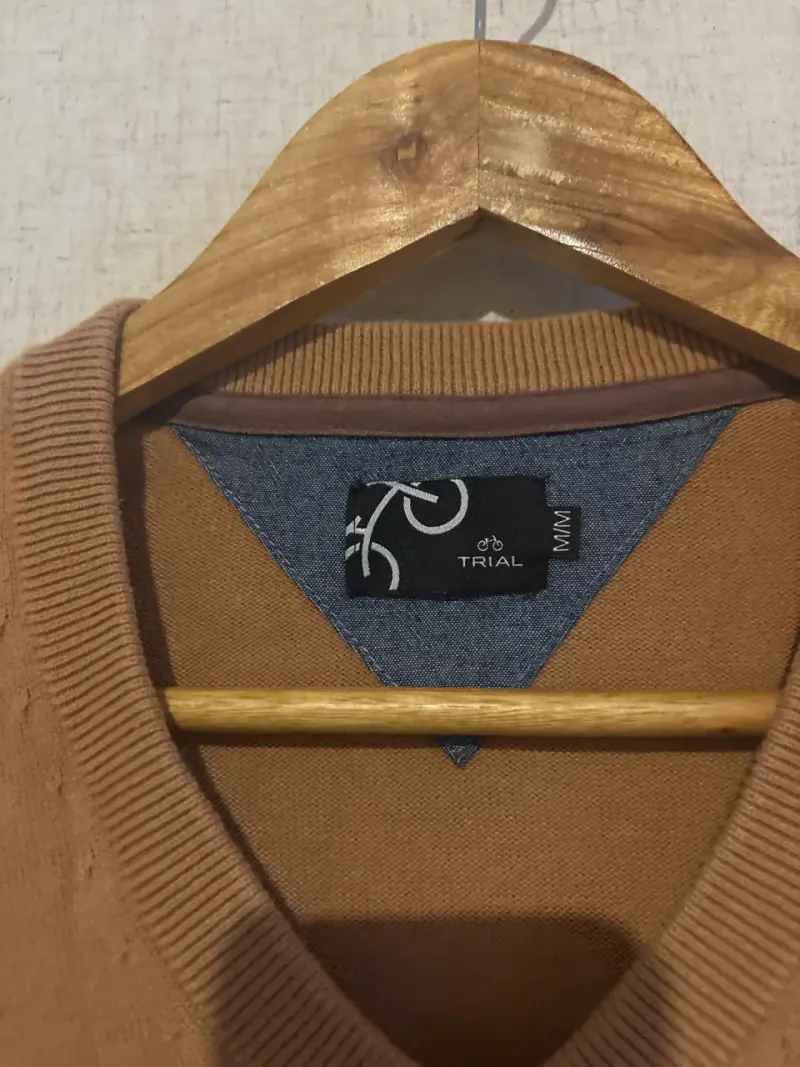 Suéter marrón para hombre - 2