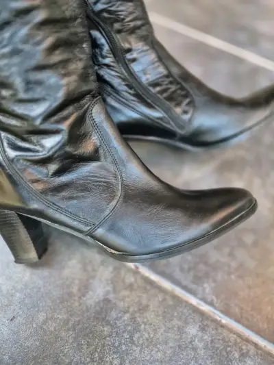 Botines de cuero negro - miniatura 1