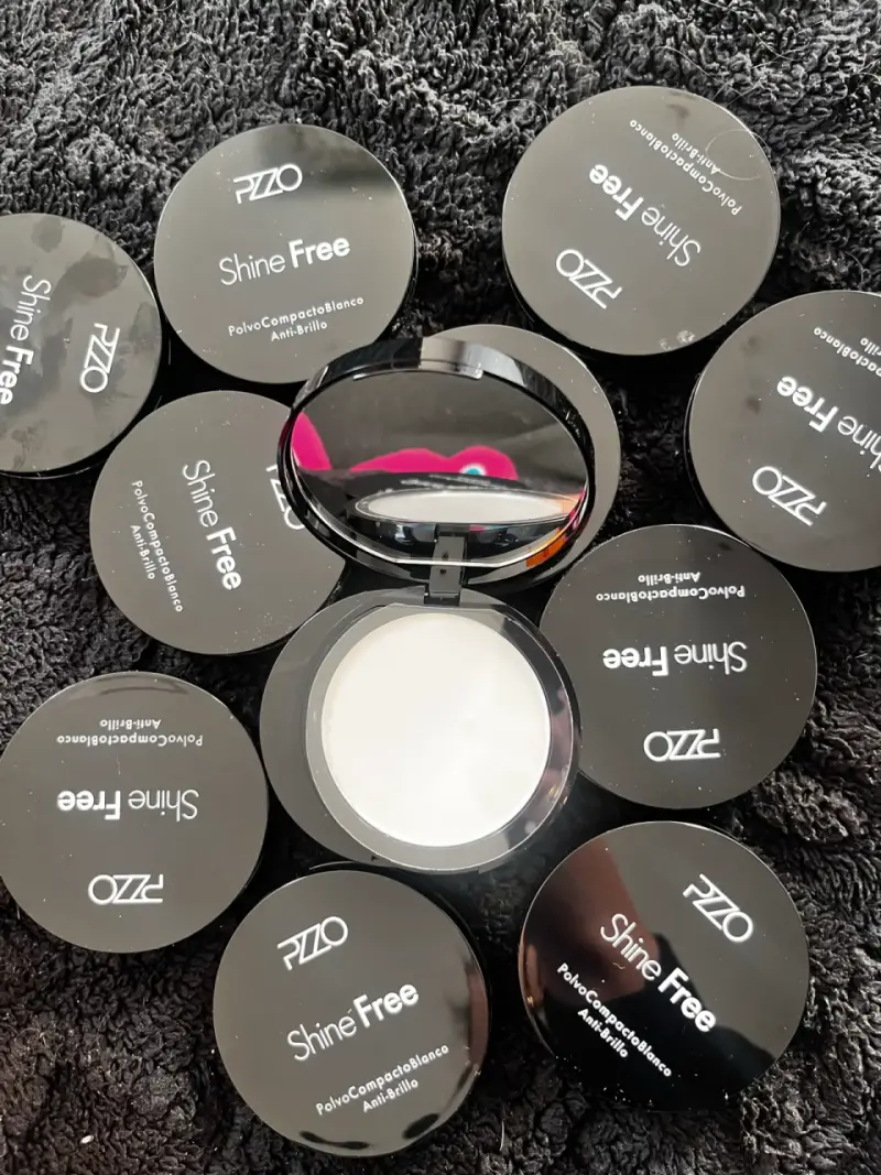 Polvo compacto Shine Free PZZO