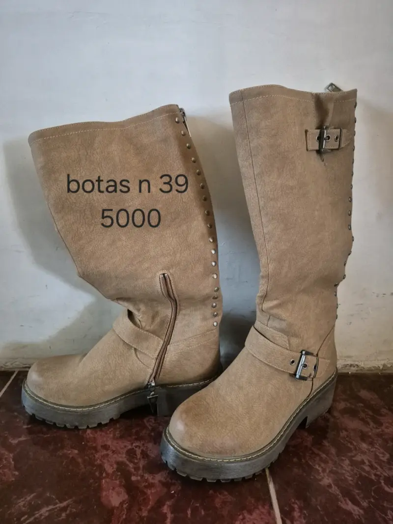 Botas beige en buen estado