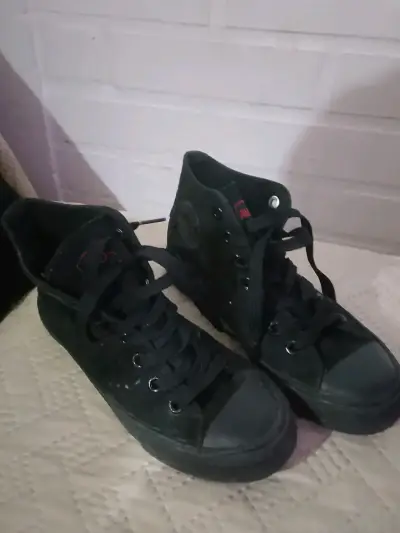 Zapatillas rojas de lona - miniatura 3