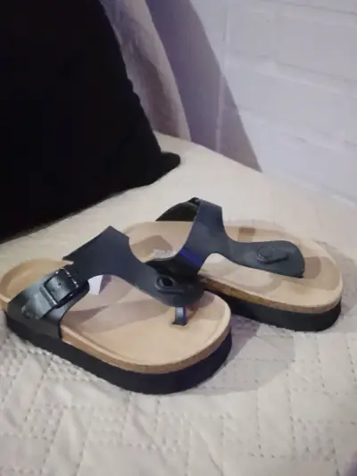 Zapatillas rojas de lona - miniatura 5