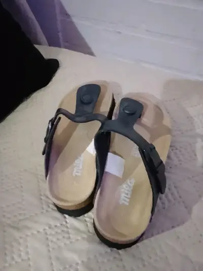 Zapatillas rojas de lona - miniatura 6