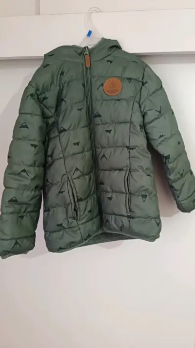 Chaqueta verde acolchada infantil - miniatura 1