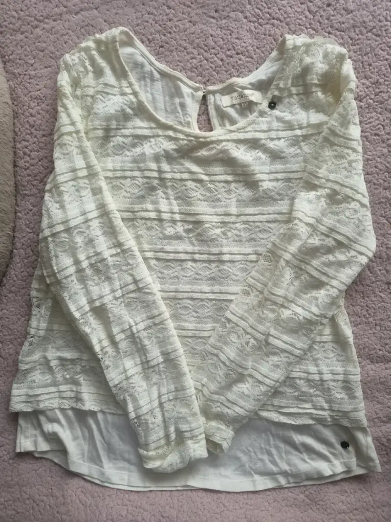 Blusa blanca encaje detalle - 1