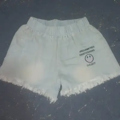 Shorts de mezclilla azul de niña - miniatura 2