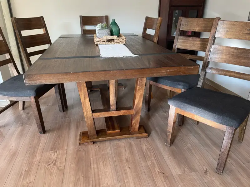 Comedor Ashley con seis sillas - 2