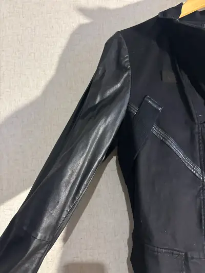 Abrigo negro - miniatura 3