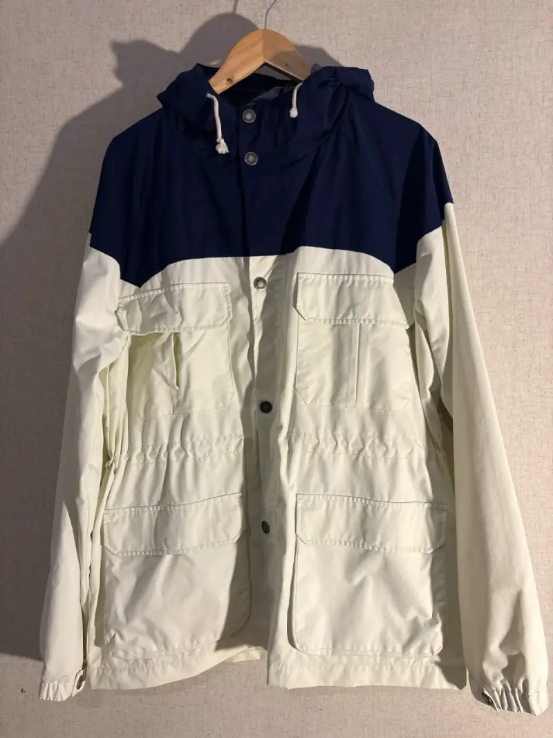 Parka bicolor azul y crema - 1