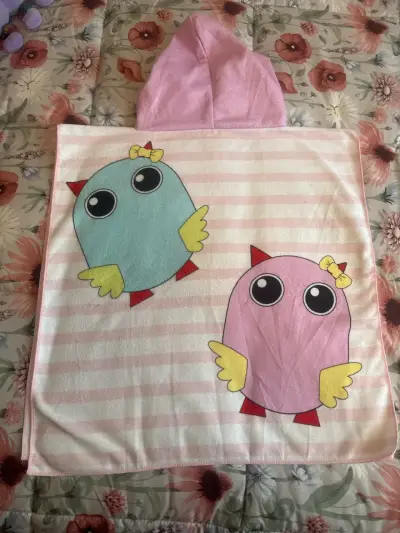 Poncho de toalla infantil con capucha - miniatura 2