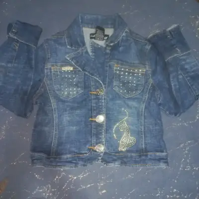 Chaqueta de mezclilla con tachas - miniatura 1