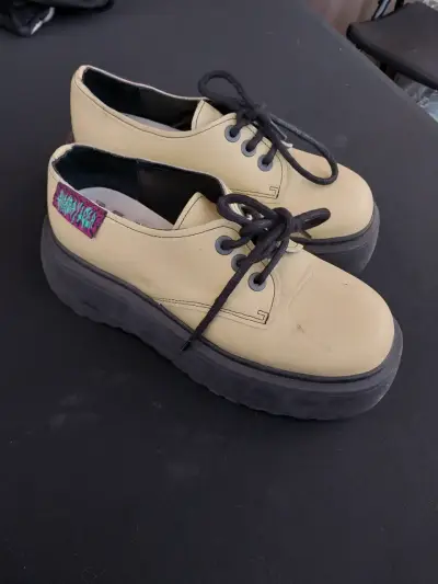 Zapatos BIMBA Y LOLA plataforma amarillo patito - miniatura 1