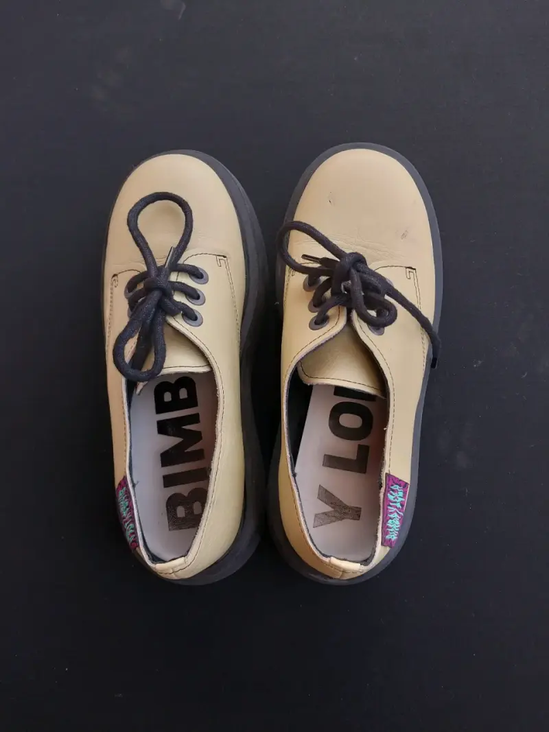 Zapatos BIMBA Y LOLA plataforma amarillo patito - 2
