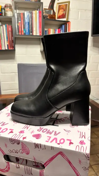 Botines negros de taco alto - miniatura 1