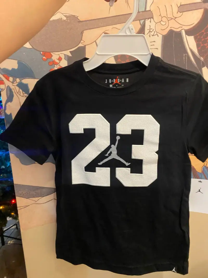 Polera negra Jordan 23 niño