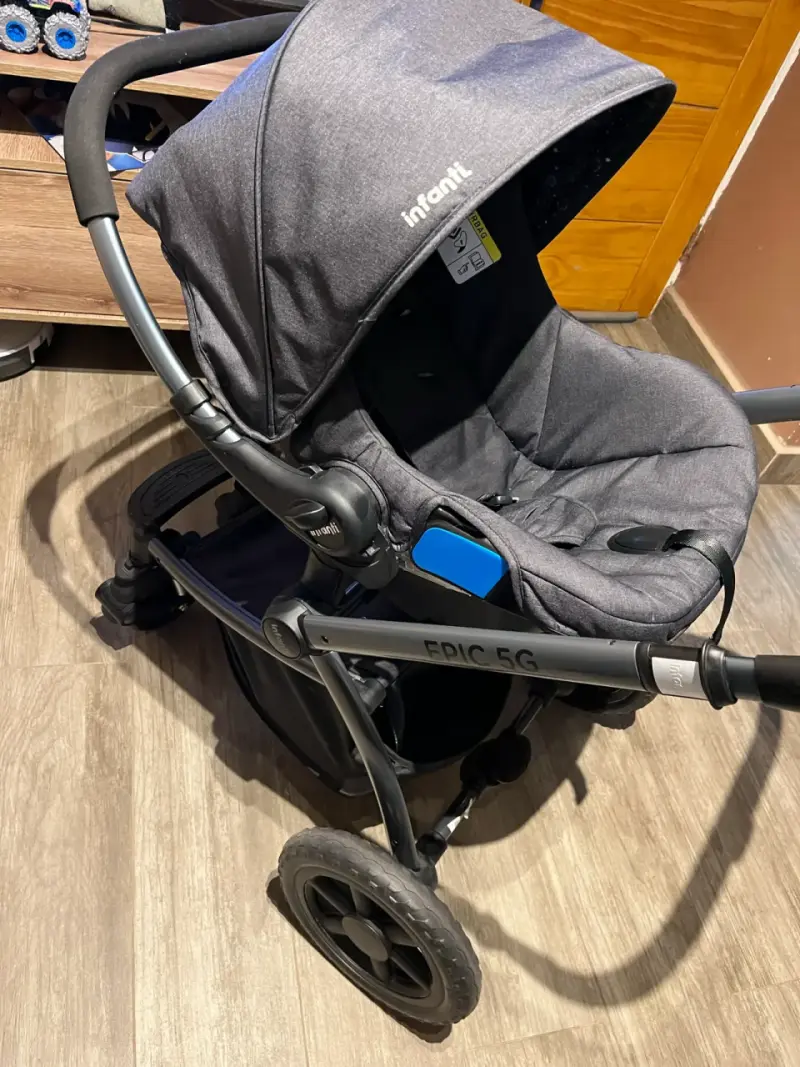 Coche y silla de auto para bebé negro Infanti - 2